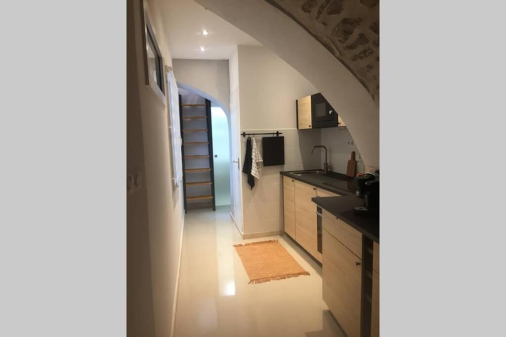 Studio Tout Equipe Apartment Marguerittes Exterior photo