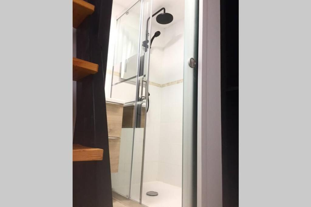 Studio Tout Equipe Apartment Marguerittes Exterior photo